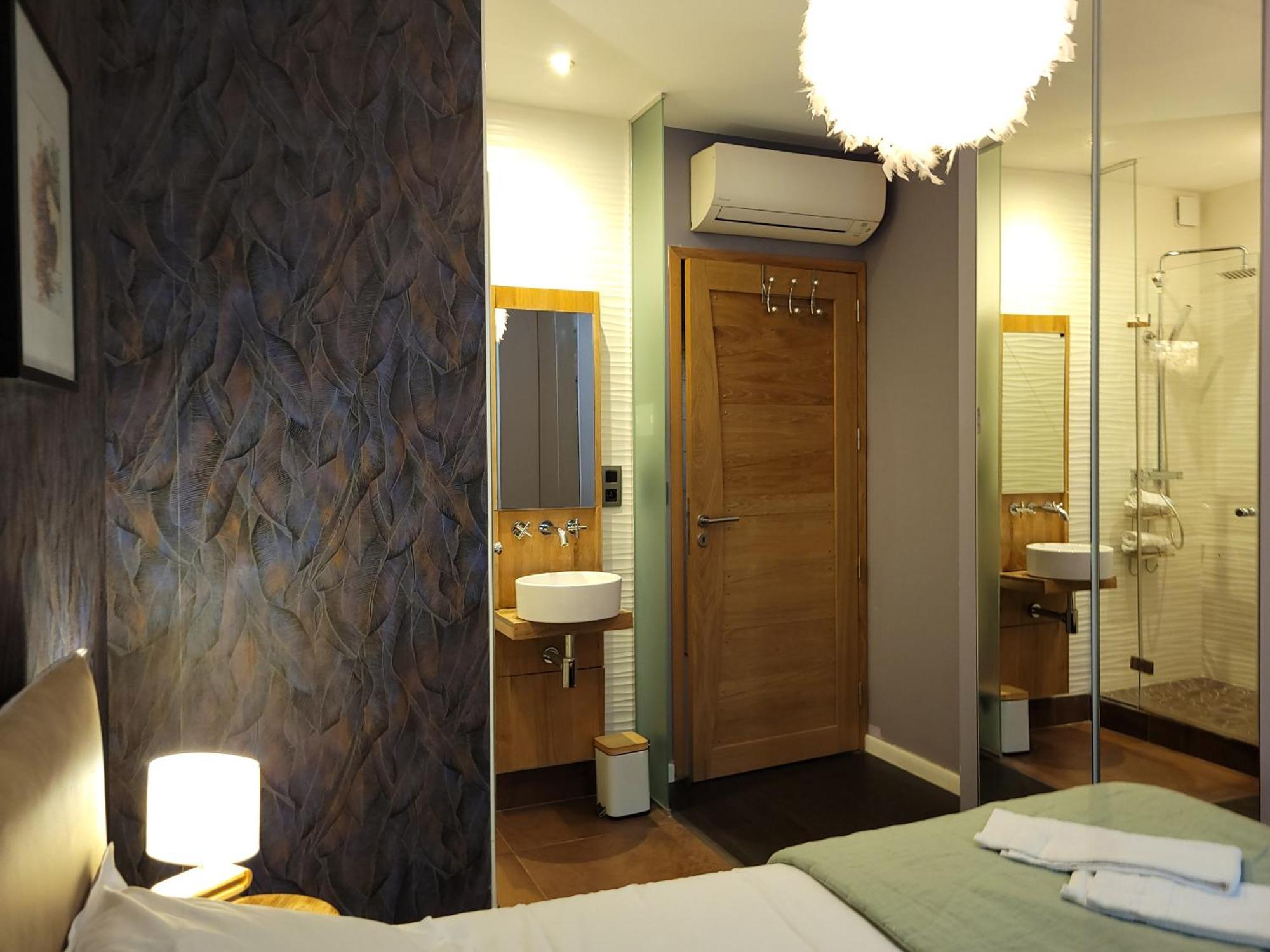 L'Eau Vive Jacuzzi Et Sauna En Vieille Ville 5 Annecy Exterior photo